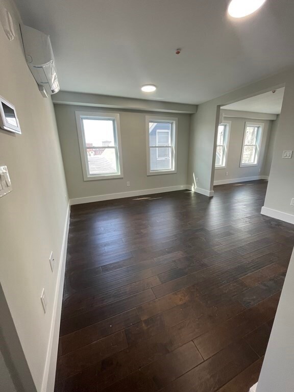 173 E Merrimack St unit 1, Lowell, MA 01852 - photo 3