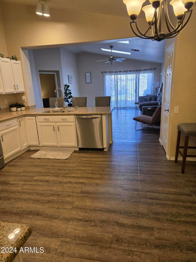 8720 E Nopal Cir unit I, Mesa, AZ 85209 - photo 3