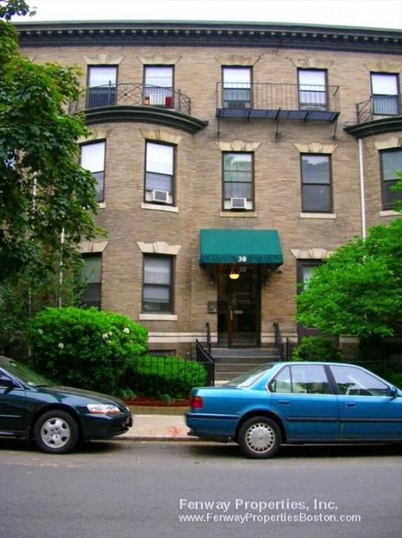 24 Peterborough St unit 9, Boston, MA 02215 - photo 7