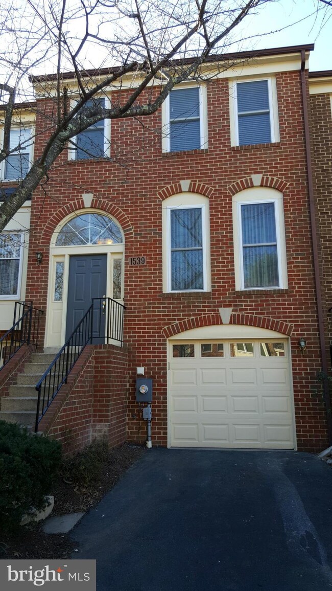 1539 Templeton Place, Rockville, MD 20852 - photo 2