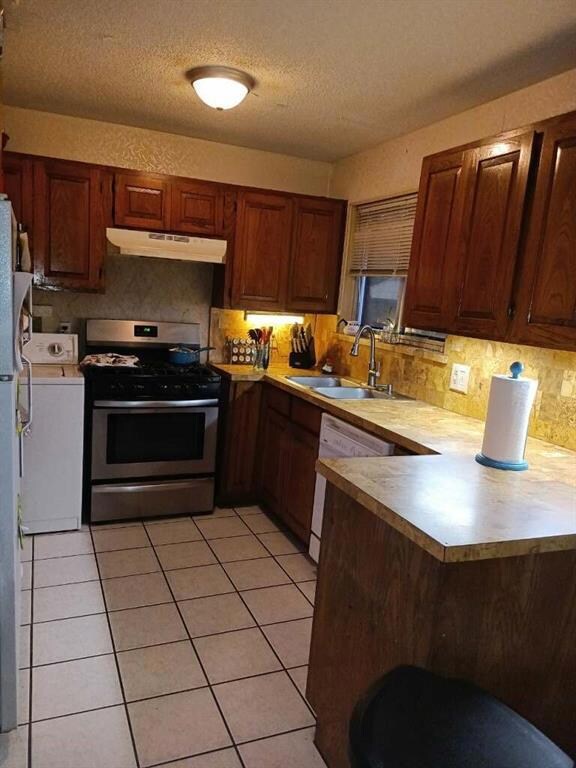 Kitchen faces the back yard to keep.