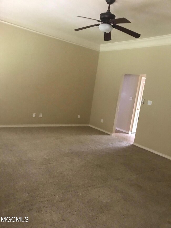 1805 S 4TH-LVRM