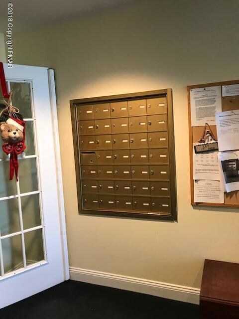 5 Village Cir unit Meadows Bldg. Apt 1, Stroudsburg, PA 18360 - photo 5