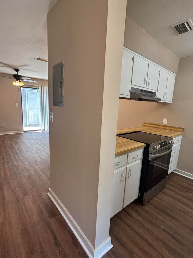 1880 Nekoma Ct, Tallahassee, FL 32304 - photo 3