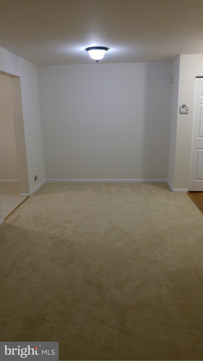 9823 Whiskey Run, Laurel, MD 20723 - photo 3