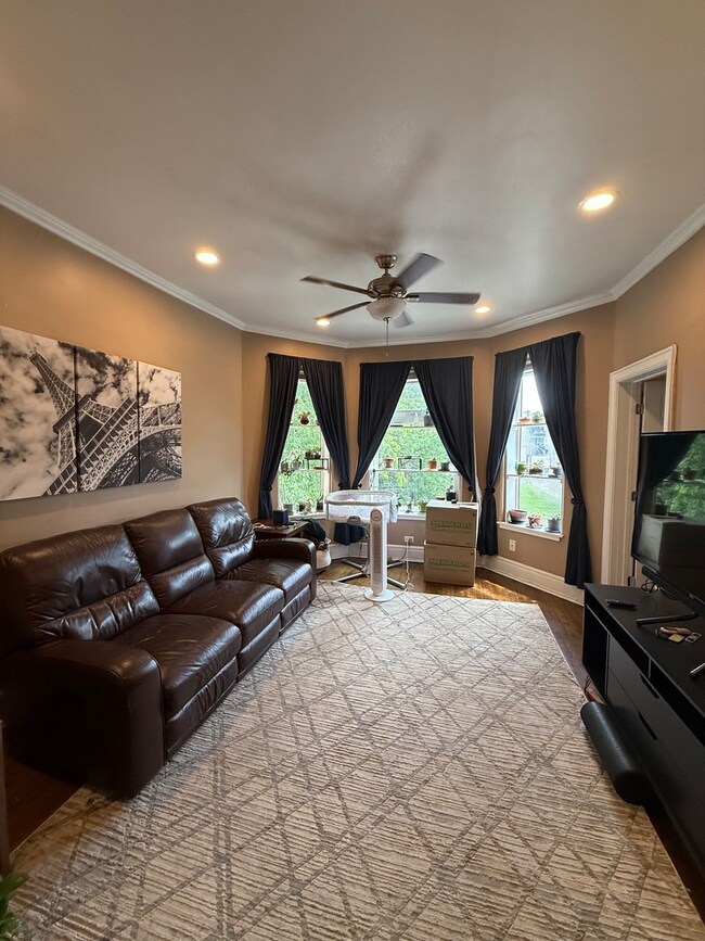 3252 W Crystal St unit 2, Chicago, IL 60651 - photo 3