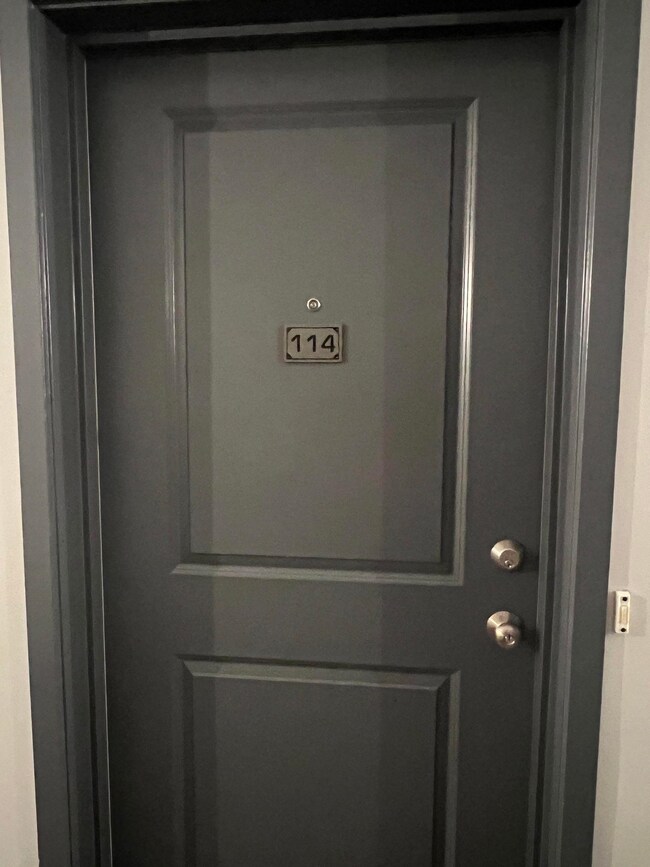 3 Greenwich Dr unit 114, Jersey City, NJ 07305 - photo 3