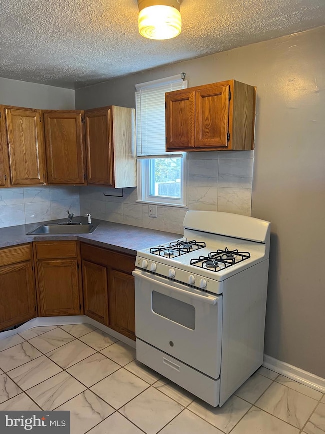 302 E Essex Ave unit 2, Lansdowne, PA 19050 - photo 6