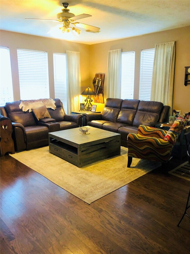 13622 Country Time Cir, Tomball, TX 77375 - photo 3