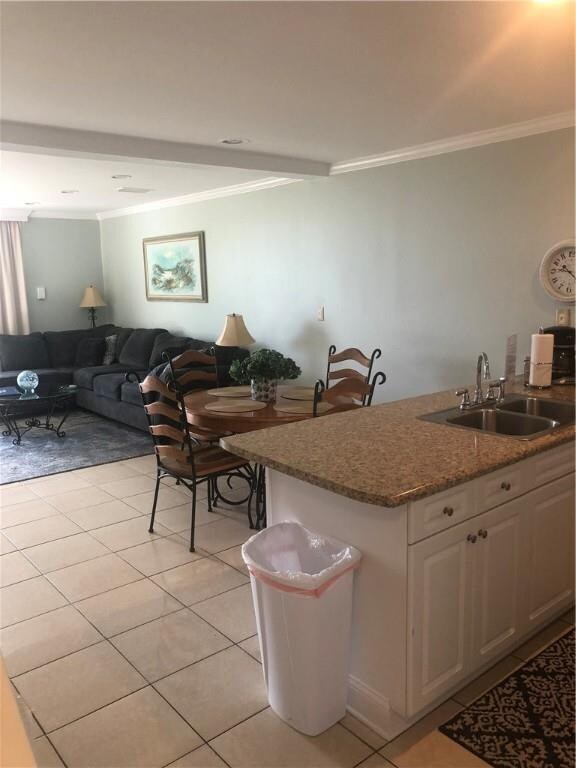 Kitchen/dining/ living room