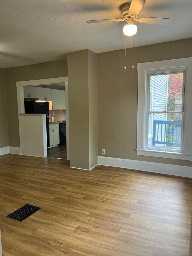 14 Baldwin St, Nashua, NH 03064 - photo 2