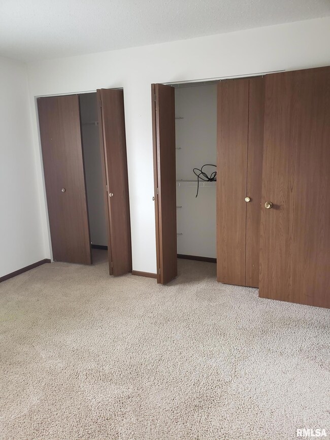 4933 Jersey Ridge Rd, Davenport, IA 52807 - photo 7