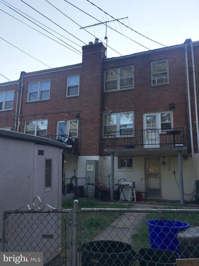 8671 Oak Rd, Parkville, MD 21234 - photo 2