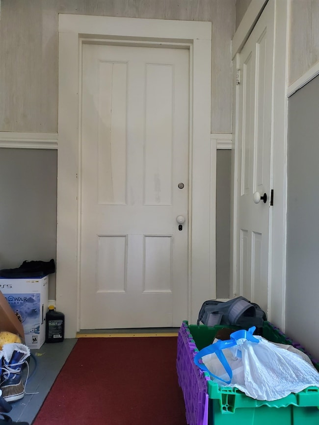 385 Spring St, Saint Johnsbury, VT 05819 - photo 5