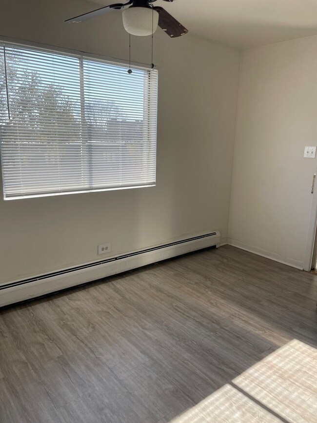 10364 Michael Todd Terrace unit 2W, Glenview, IL 60025 - photo 3