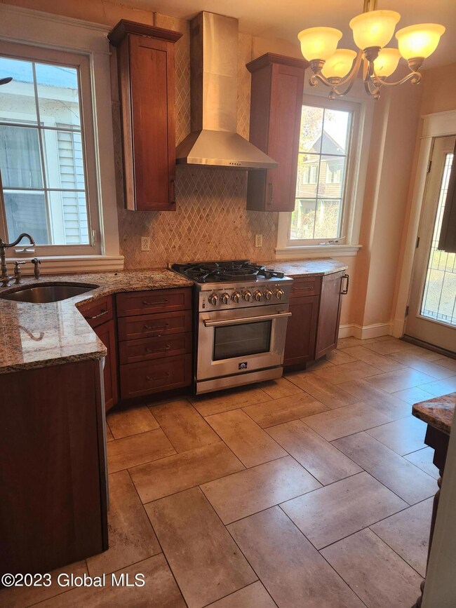 85 Manning Blvd, Albany, NY 12203 - photo 3