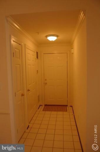 9220 Cardinal Forest Ln unit J, Lorton, VA 22079 - photo 5