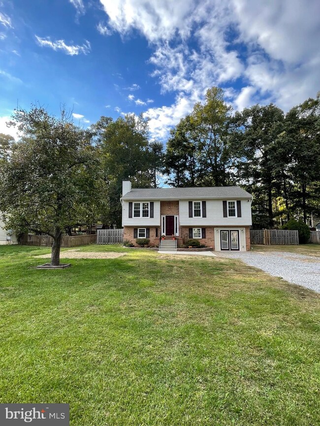 609 Southampton Dr, Ruther Glen, VA 22546 - photo 2