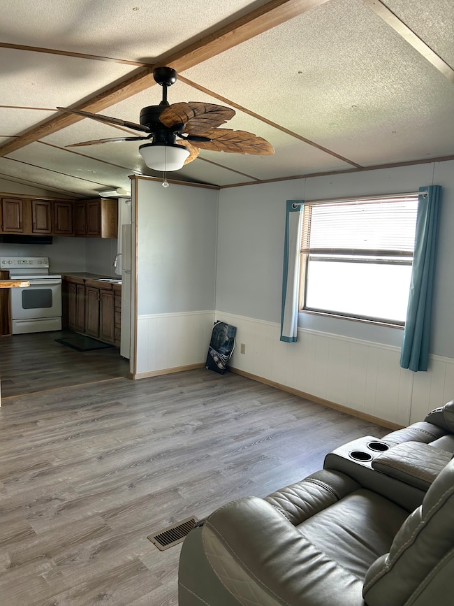 36326 Century Dr, Zephyrhills, FL 33541 - photo 2