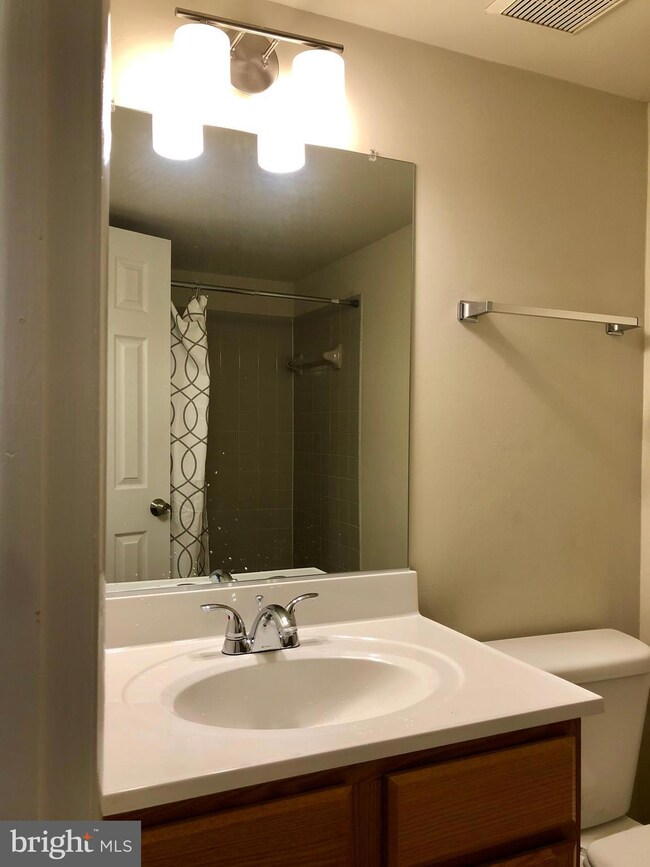 500 Chapel Ct unit NO216, Walkersville, MD 21793 - photo 3