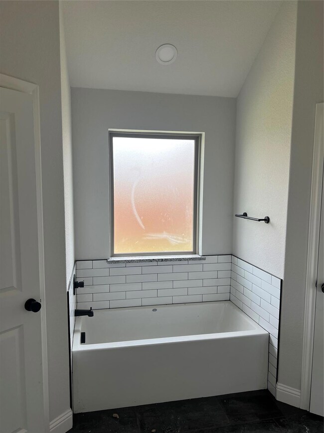 937 Avagail Ave, Springtown, TX 76082 - photo 6