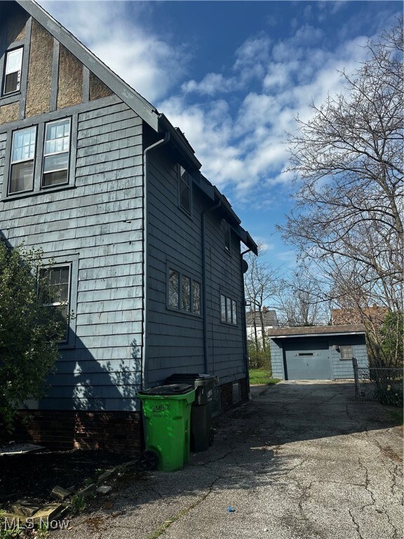 1670 Hillandale Dr, Euclid, OH 44132 - photo 4