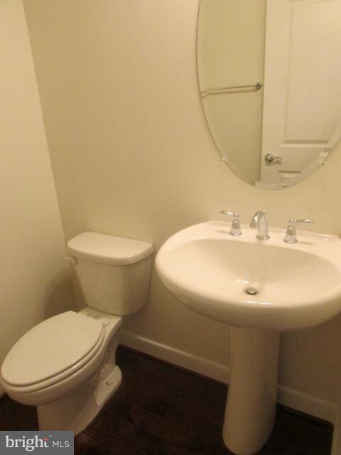 13354 Sherwood Park Ln, Herndon, VA 20171 - photo 3