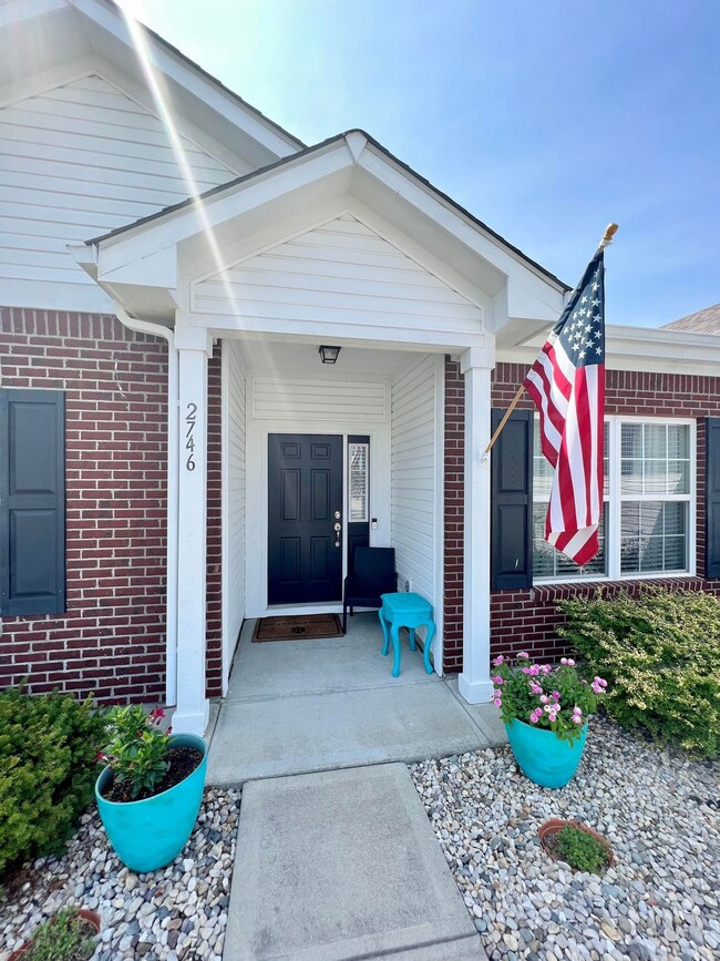 2746 Ashton Ln, Greenwood, IN 46143 - photo 3