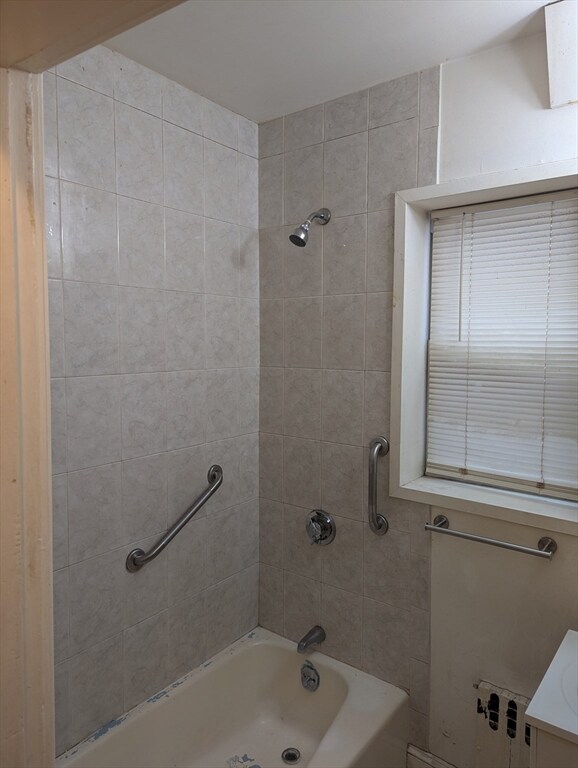 545 Revere St unit 1R, Revere, MA 02151 - photo 5
