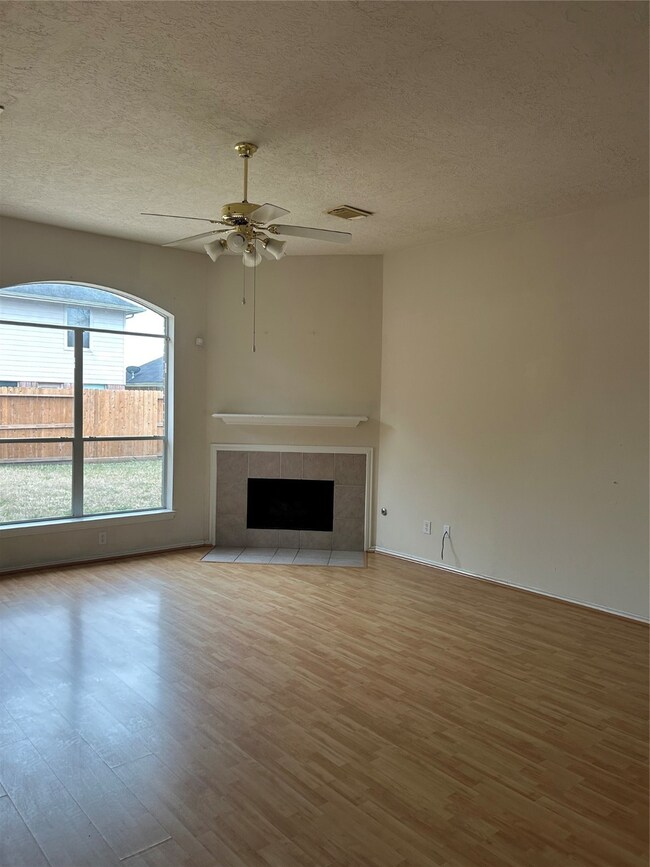 5108 Caprock Dr, Pearland, TX 77584 - photo 2