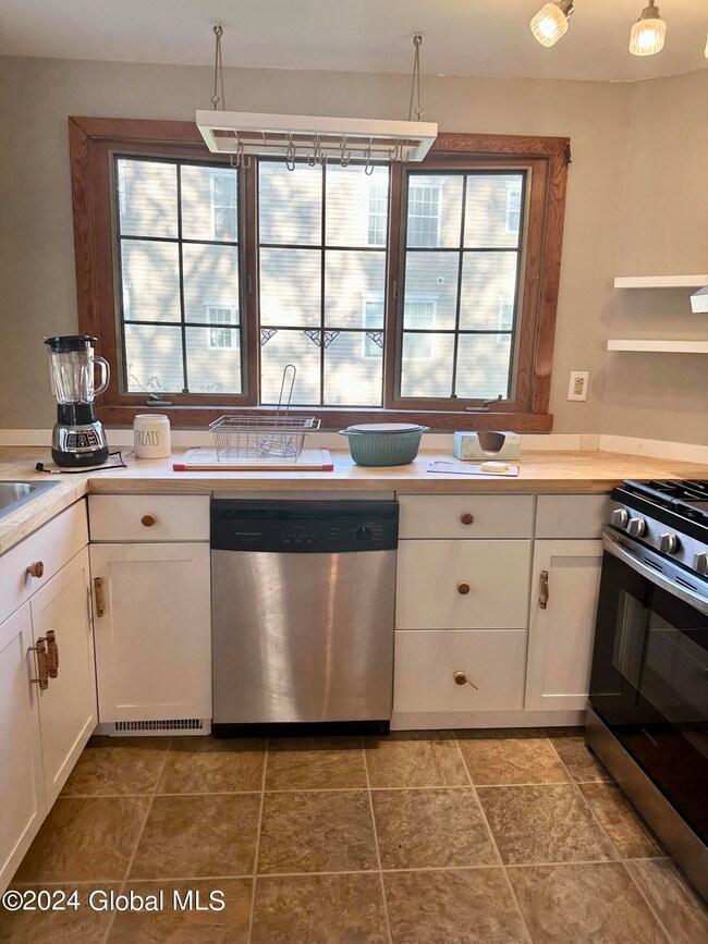 52 Hudson Ave, Delmar, NY 12054 - photo 2