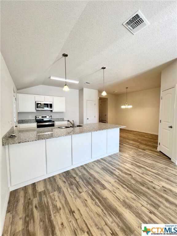 301 Dolphin Dr, Temple, TX 76501 - photo 4