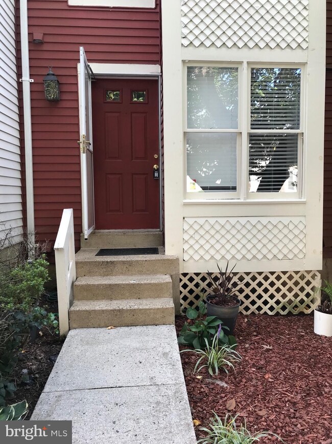 11933 Redtree Way, Reston, VA 20194 - photo 2