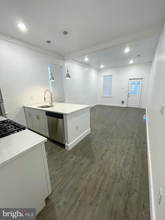 325 N Burlington St unit 1, Gloucester City, NJ 08030 - photo 3