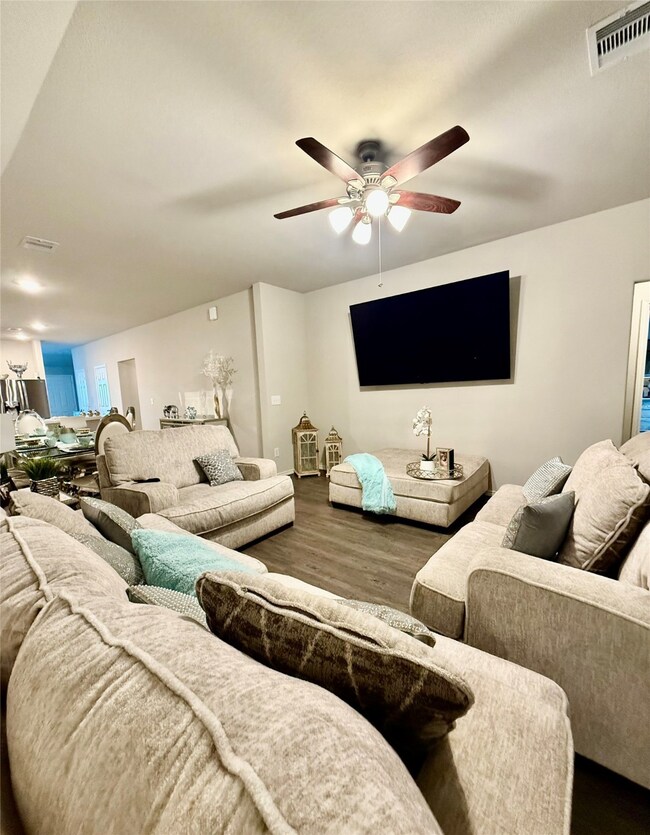 9921 Spring Creek Rd, Cleveland, TX 77327 - photo 3