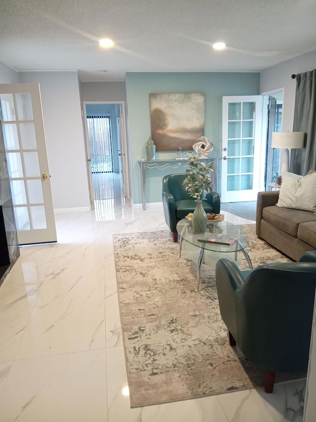 315 E Stevens Rd unit 4, Palm Springs, CA 92262 - photo 2