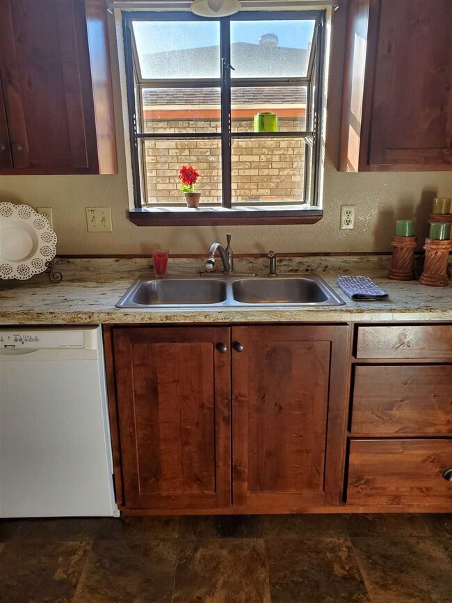 707 Mars Ave, Alamogordo, NM 88310 - photo 4