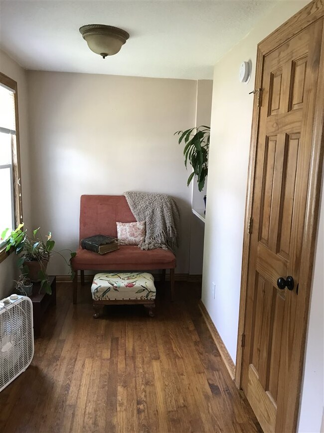 115 W 18th St, Auburn, IN 46706 - photo 5