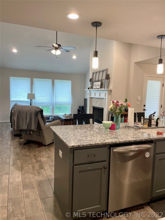 6608 S 22nd Ct, Broken Arrow, OK 74011 - photo 5