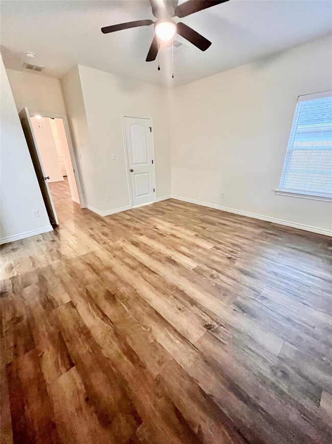 2905 S Scullin Ave, Denison, TX 75020 - photo 6