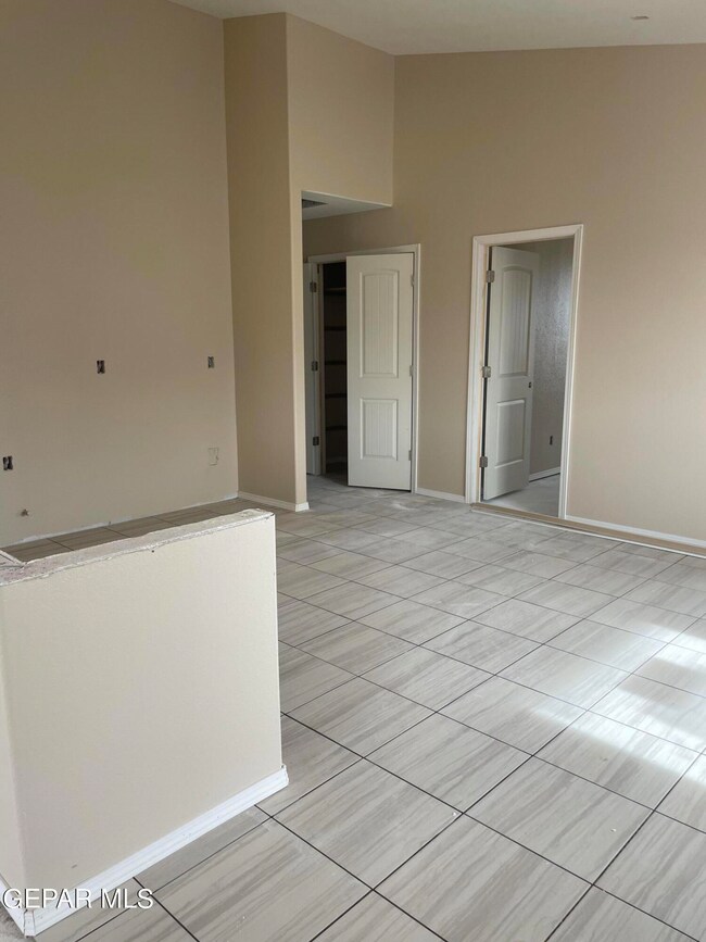 500 Sun Temple Rd, Socorro, TX 79927 - photo 7