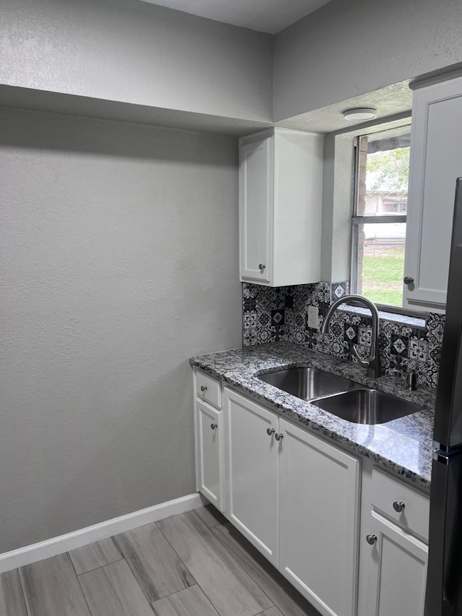 503 Park Ln unit 1, Cleveland, TX 77327 - photo 6