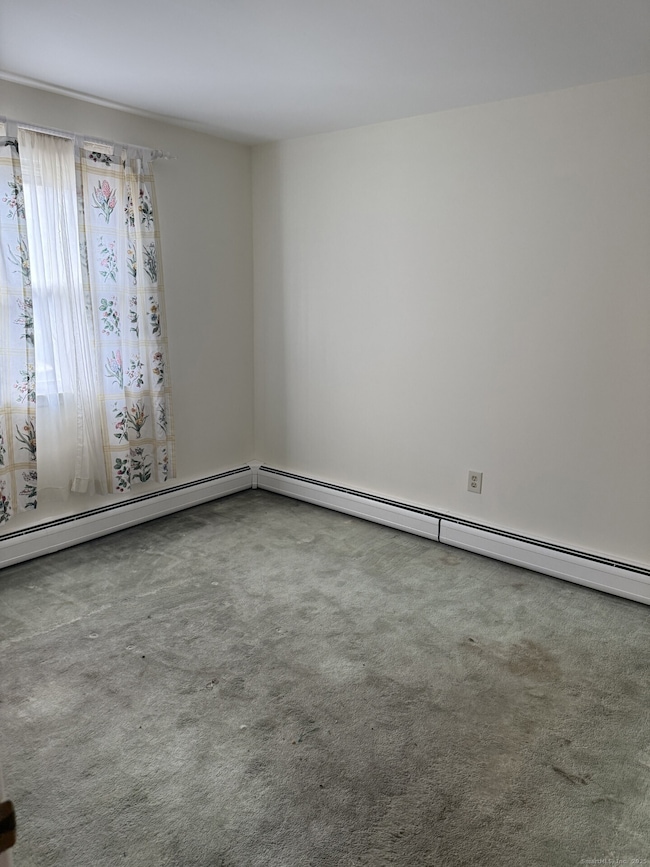 165 Yaremich Dr, Bridgeport, CT 06606 - photo 6