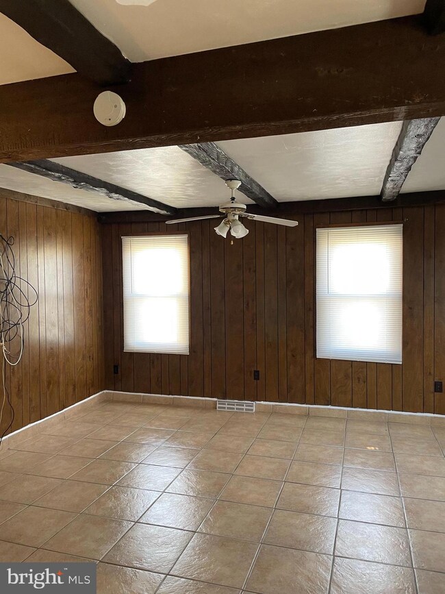 213 W Ayre St, Wilmington, DE 19804 - photo 2