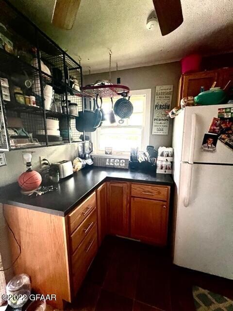 1015 S 10th St, Grand Forks, ND 58201 - photo 4