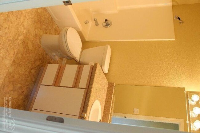 unlisted-address, Bend, OR 97701 - photo 3