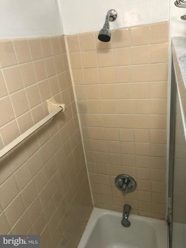 351 Moss St, Reading, PA 19604 - photo 2