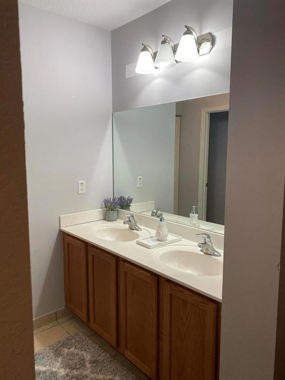 2303 Center Stone Ln, Riviera Beach, FL 33404 - photo 3