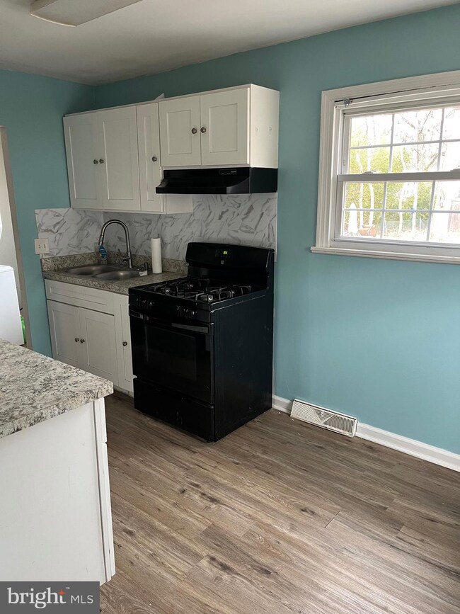 110 E Colton Ln, Williamstown, NJ 08094 - photo 7