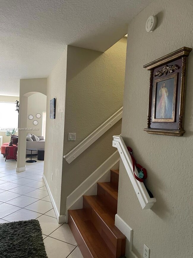10914 NW 69th Terrace, Doral, FL 33178 - photo 2
